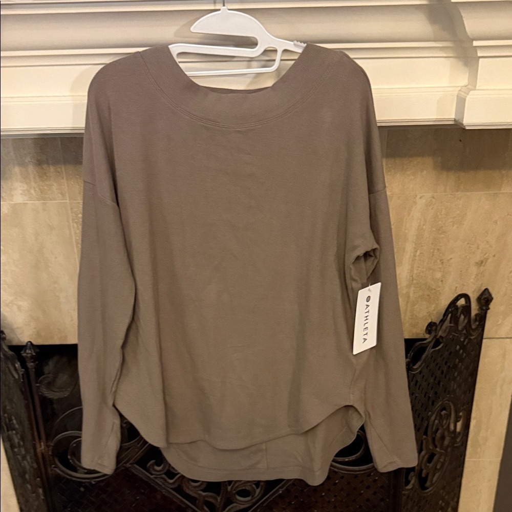 Athleta presence sweatshirt NWT in taupe size m